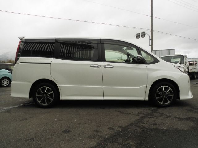TOYOTA NOAH 2019 Image 31