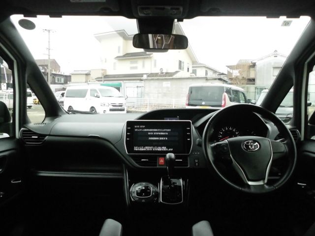 TOYOTA NOAH 2019 Image 31