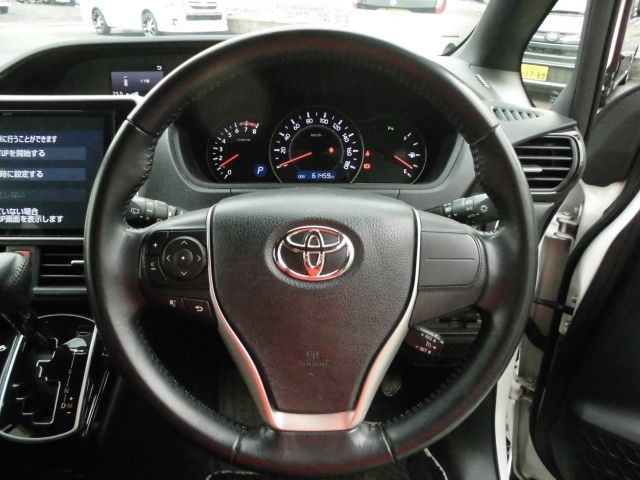 TOYOTA NOAH 2019 Image 31