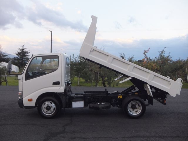 HINO DUTRO 2014 Image 31