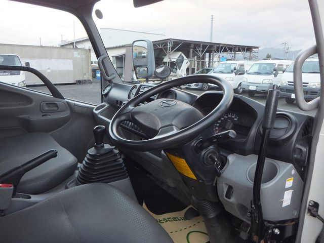 HINO DUTRO 2014 Image 31