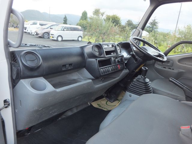 HINO DUTRO 2014 Image 31