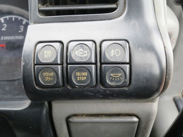 ISUZU ELF 2003 Image 31