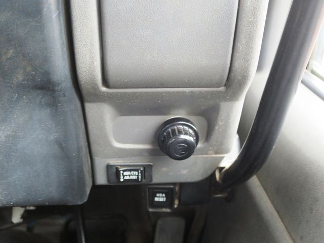 ISUZU ELF 2003 Image 31