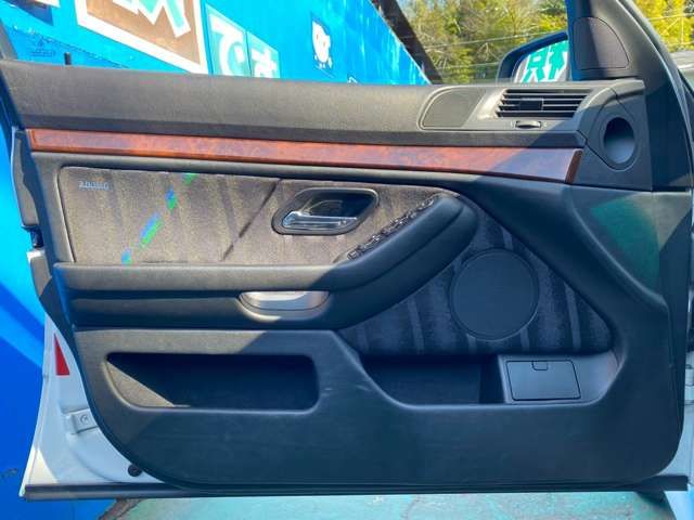 ALPINA B10 LIMOUSINE 2001 Image 31