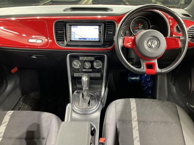 VOLKSWAGEN THE BEETL 2018 Image 31