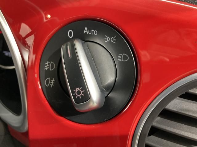 VOLKSWAGEN THE BEETL 2018 Image 31