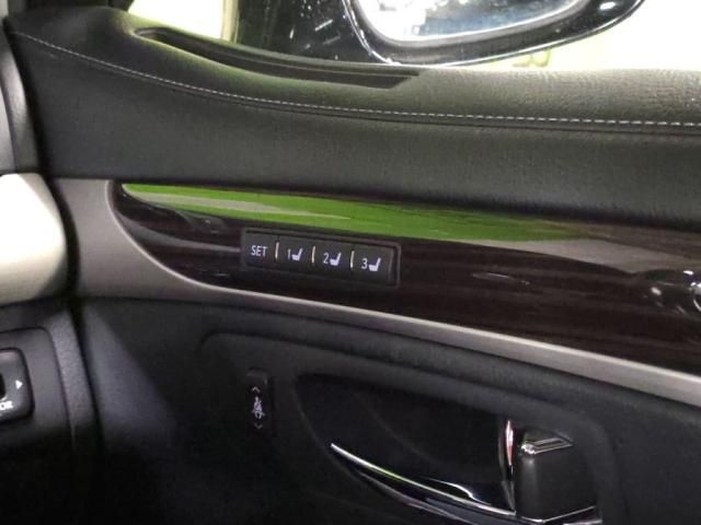 TOYOTA LEXUS LS460 2016 Image 31