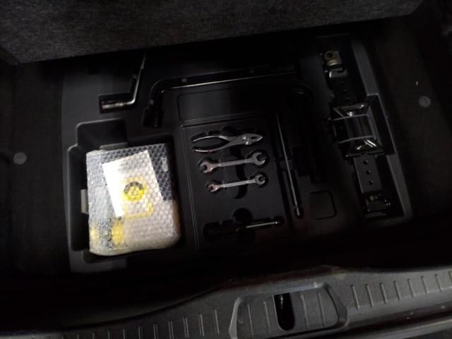 TOYOTA LEXUS LS460 2016 Image 31