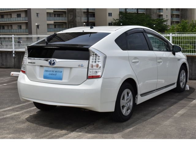 TOYOTA PRIUS 2010 Image 31