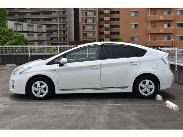 TOYOTA PRIUS 2010 Image 31