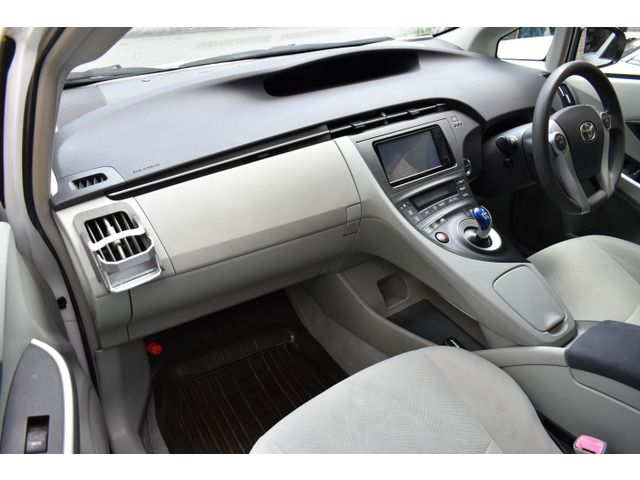 TOYOTA PRIUS 2010 Image 31