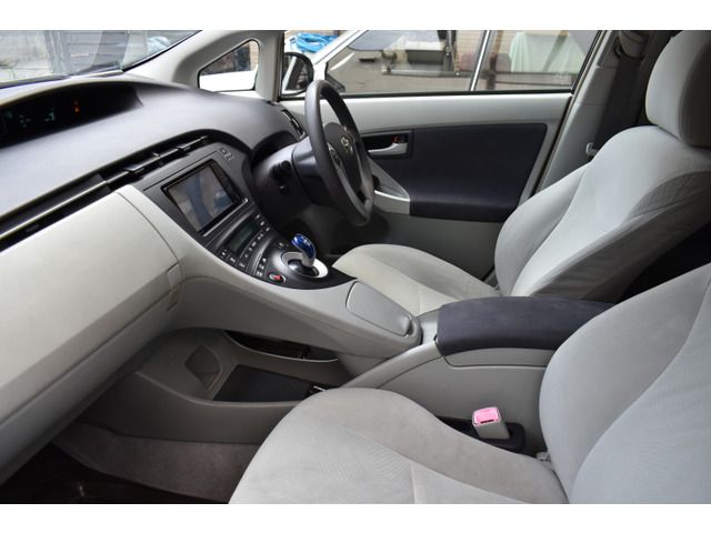 TOYOTA PRIUS 2010 Image 31