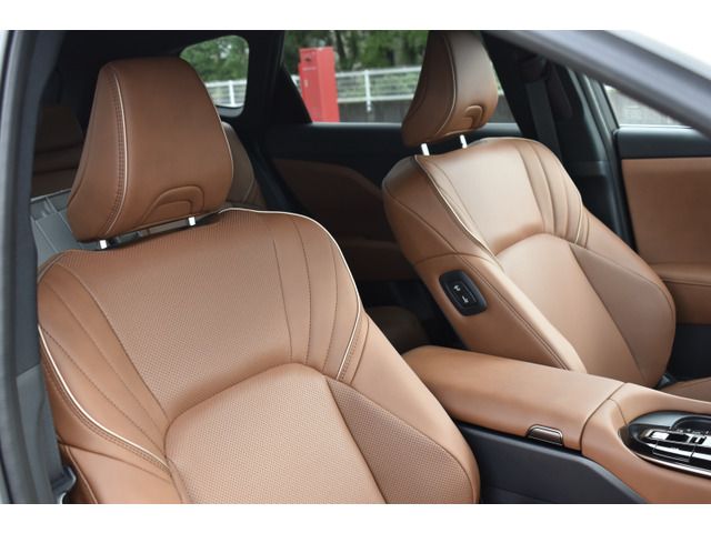 TOYOTA CROWN ESTATE 4WD 2025 Image 31