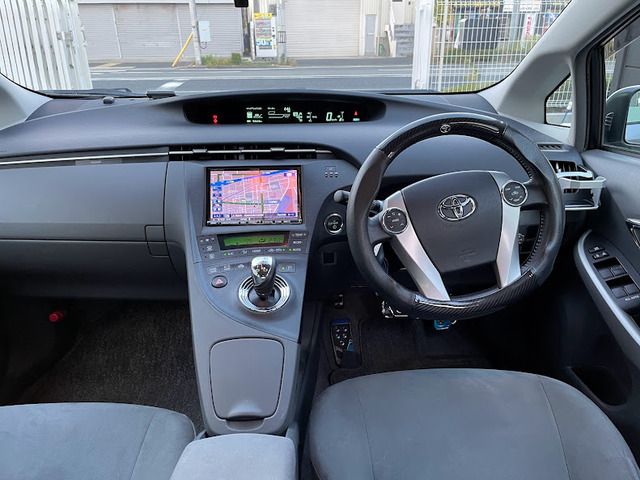 TOYOTA PRIUS 2010 Image 31