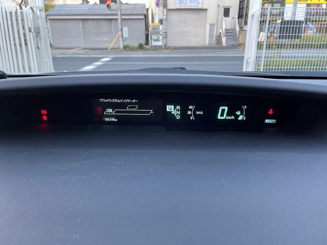 TOYOTA PRIUS 2010 Image 31