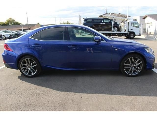 TOYOTA LEXUS IS200T 2016 Image 31