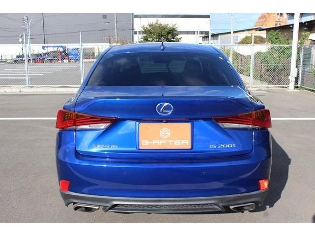 TOYOTA LEXUS IS200T 2016 Image 31