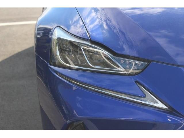 TOYOTA LEXUS IS200T 2016 Image 31