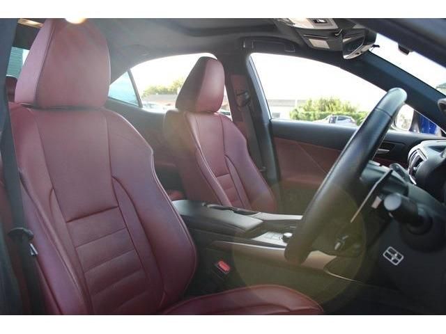 TOYOTA LEXUS IS200T 2016 Image 31