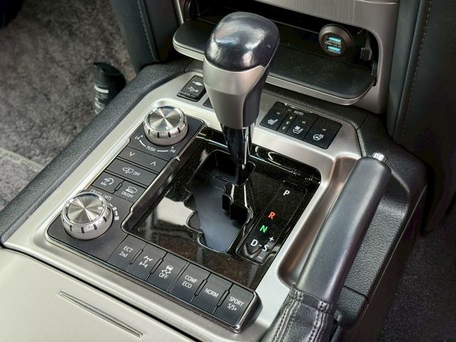 TOYOTA LANDCRUISER WAGON 2016 Image 31