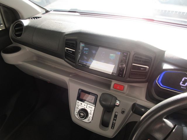 DAIHATSU MIRA E:S 2017 Image 31