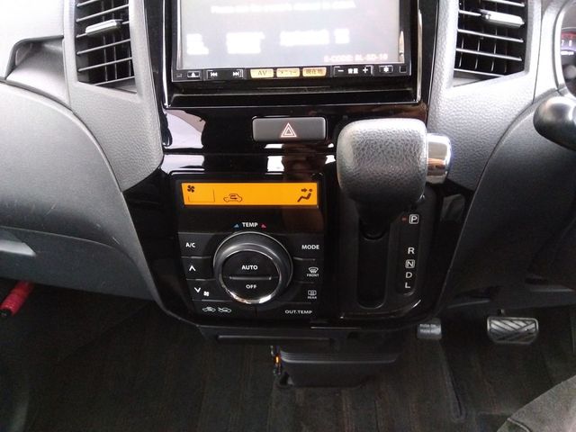 NISSAN ROOX 2013 Image 31