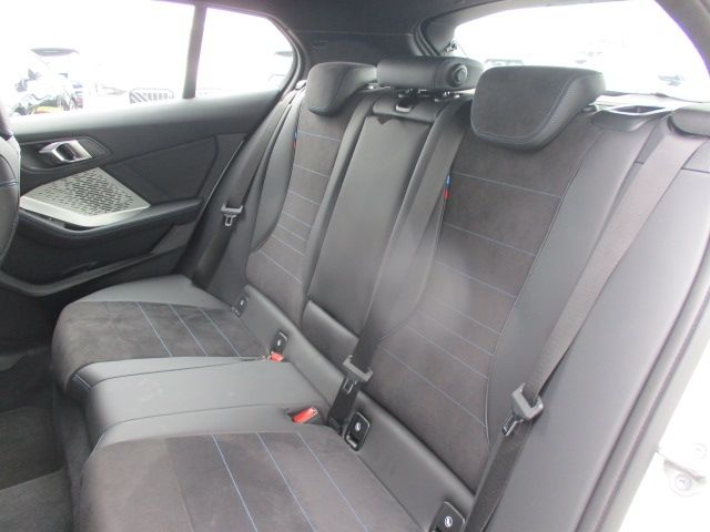 BMW 1SERIES 2025 Image 31