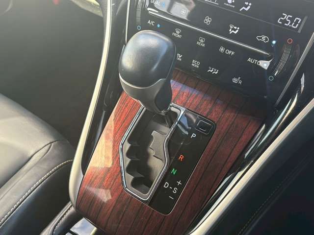 TOYOTA HARRIER HYBRID 2015 Image 31