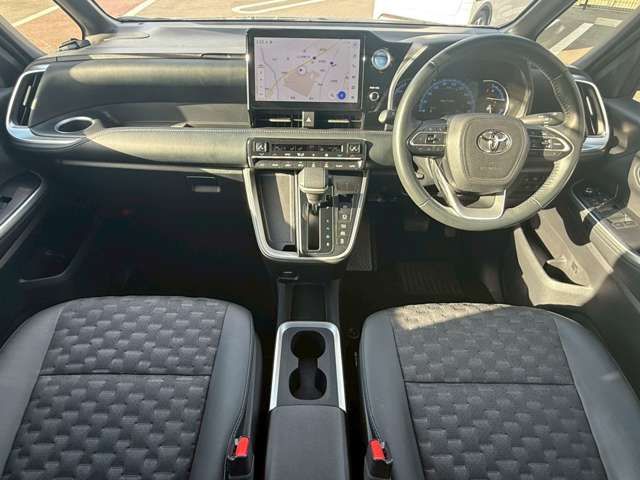 TOYOTA VOXY HYBRID 2022 Image 31