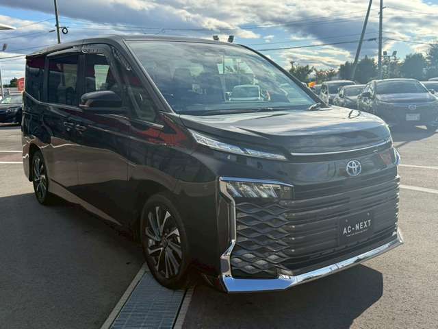 TOYOTA VOXY HYBRID 2022 Image 31