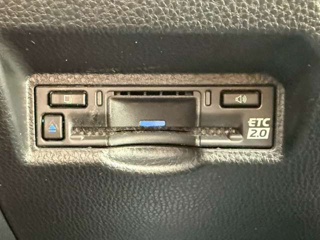 TOYOTA VOXY HYBRID 2022 Image 31