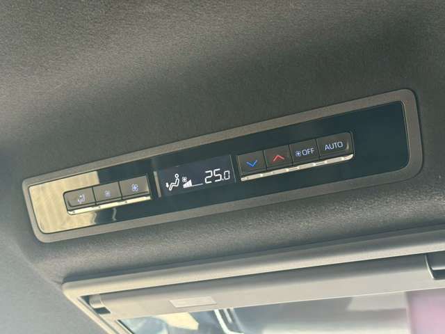 TOYOTA VOXY HYBRID 2022 Image 31