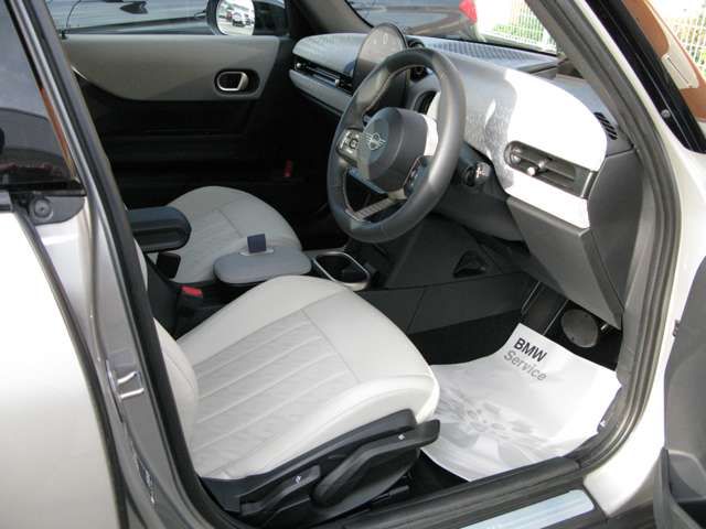 BMW MINI COOPER 5DOOR 2024 Image 31