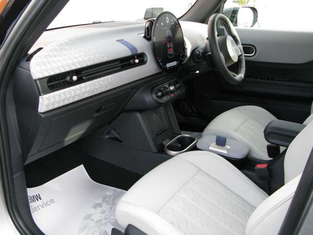 BMW MINI COOPER 5DOOR 2024 Image 31