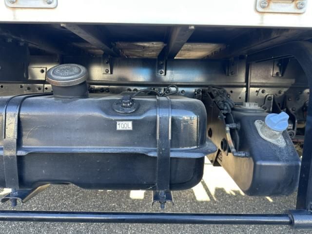 MITSUBISHI FUSOU FIGHTER 2014 Image 31