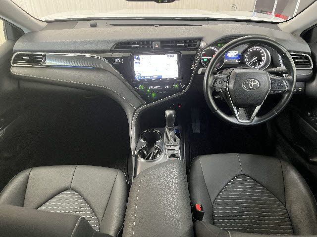 TOYOTA CAMRY HYBRID 2018 Image 31