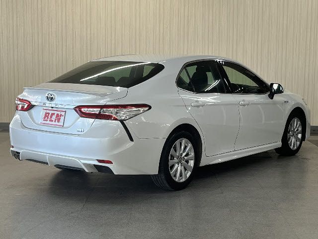 TOYOTA CAMRY HYBRID 2018 Image 31