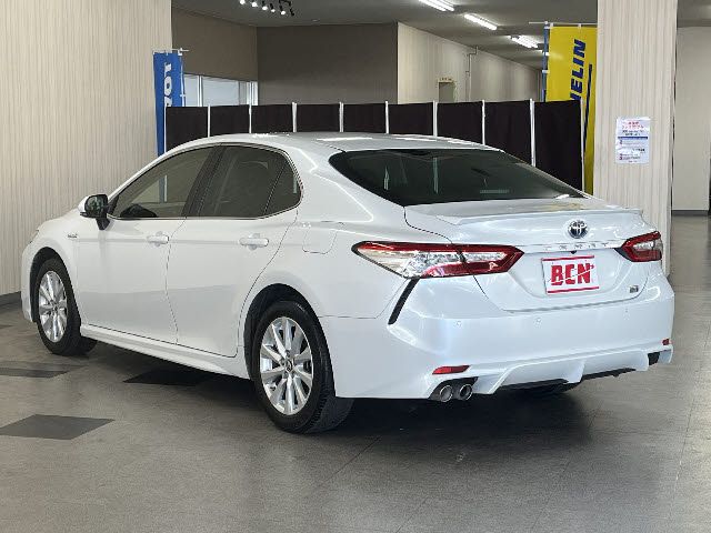 TOYOTA CAMRY HYBRID 2018 Image 31