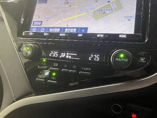 TOYOTA CAMRY HYBRID 2018 Image 31