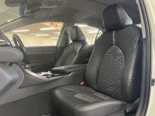 TOYOTA CAMRY HYBRID 2018 Image 31