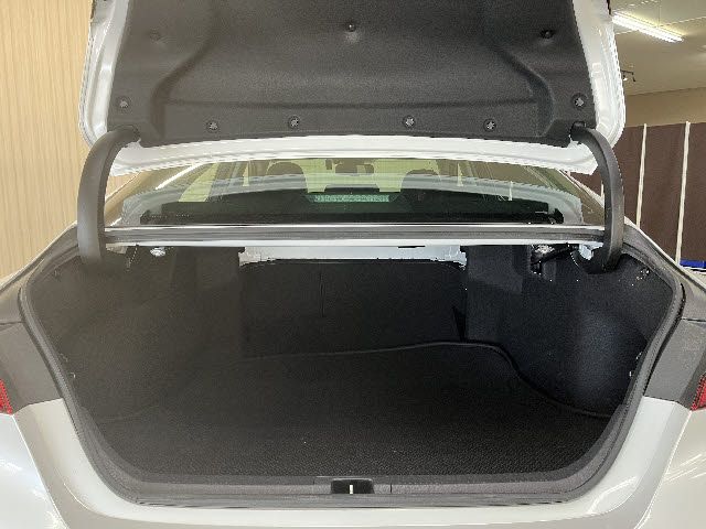 TOYOTA CAMRY HYBRID 2018 Image 31