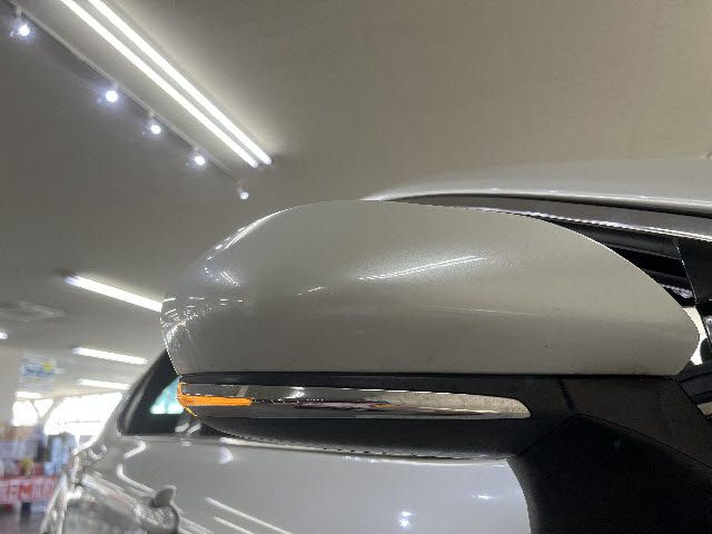 TOYOTA CAMRY HYBRID 2018 Image 31