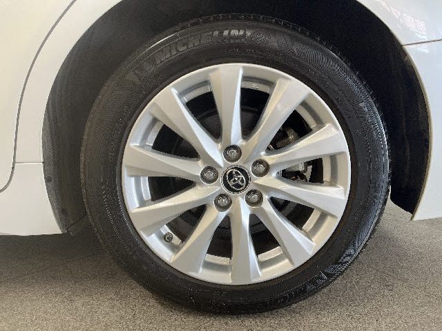 TOYOTA CAMRY HYBRID 2018 Image 31