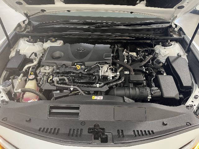 TOYOTA CAMRY HYBRID 2018 Image 31