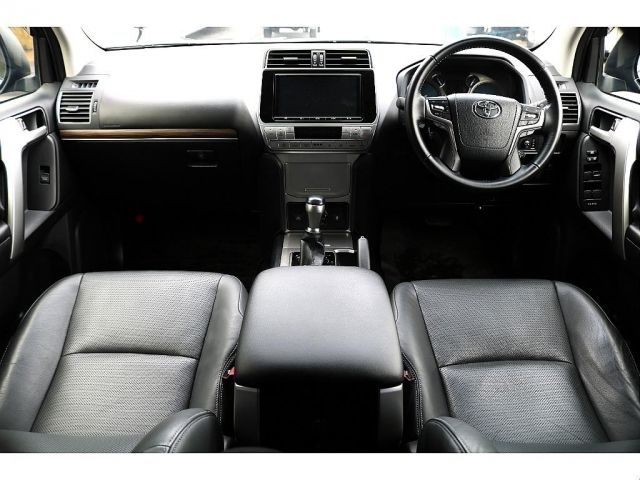 TOYOTA LANDCRUISER PRADO 2017 Image 31