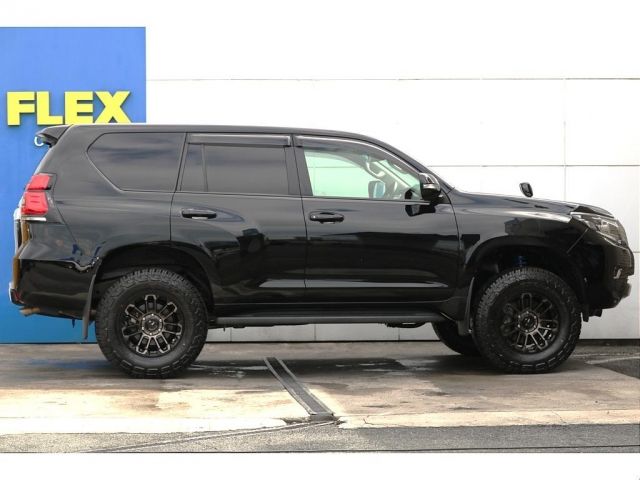 TOYOTA LANDCRUISER PRADO 2017 Image 31