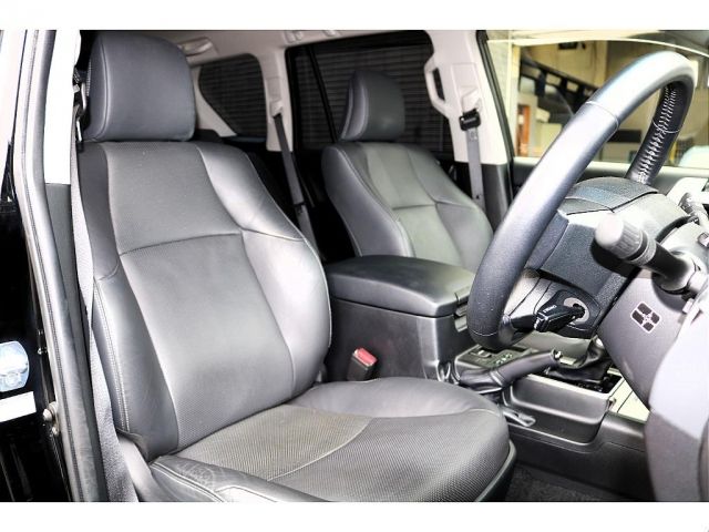 TOYOTA LANDCRUISER PRADO 2017 Image 31