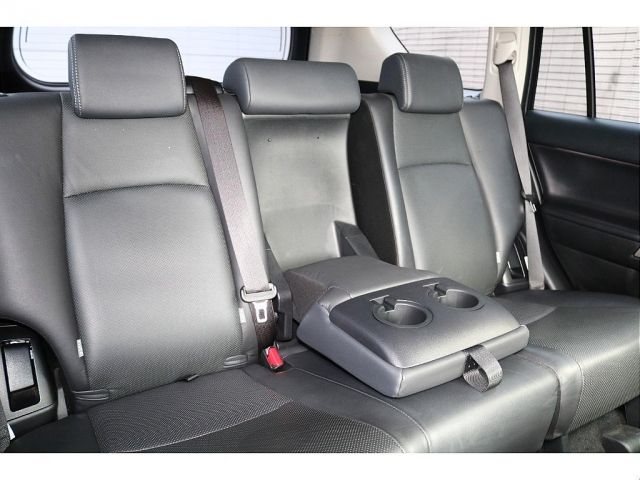 TOYOTA LANDCRUISER PRADO 2017 Image 31