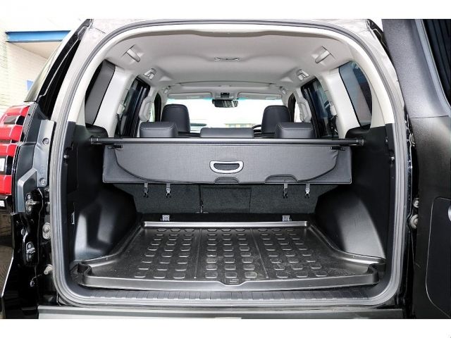 TOYOTA LANDCRUISER PRADO 2017 Image 31